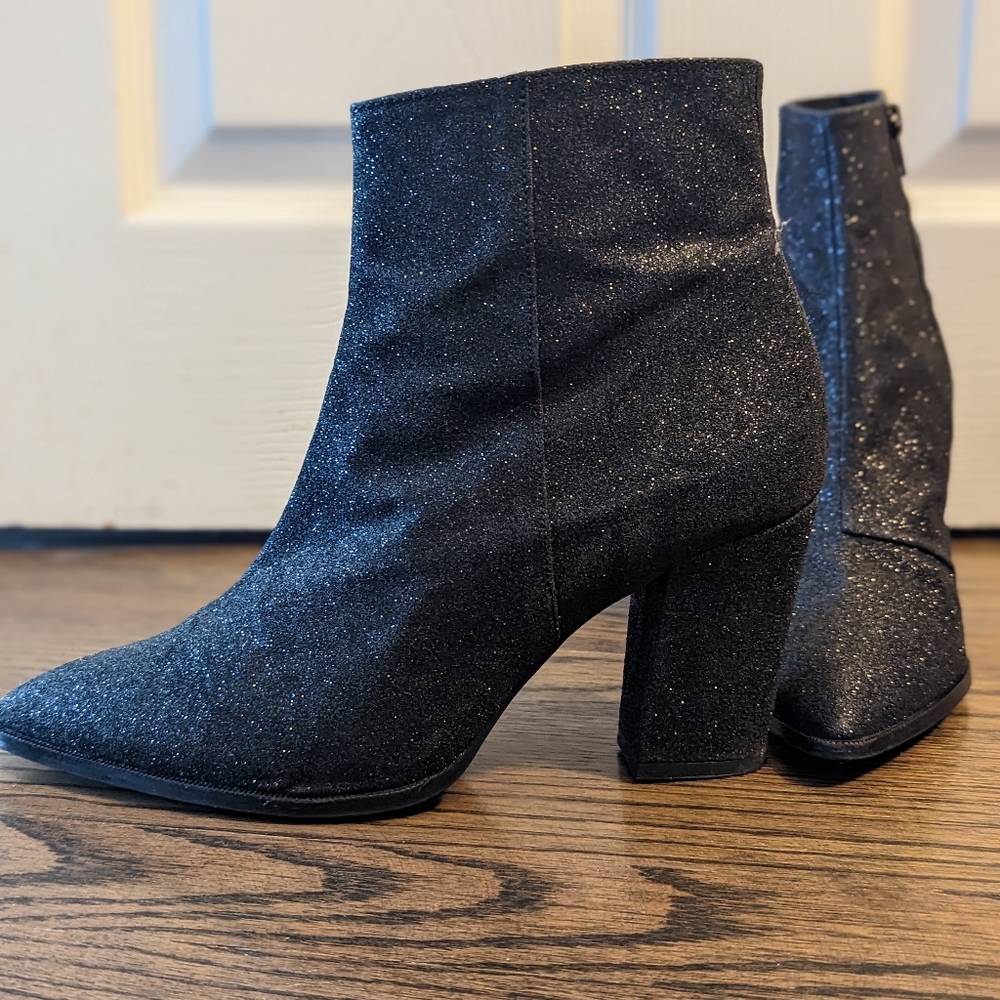 Black Boot 🖤 - Picture 2 of 4